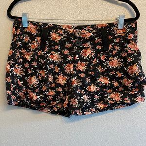 American Rag- black floral bubble shorts- Sizs 9